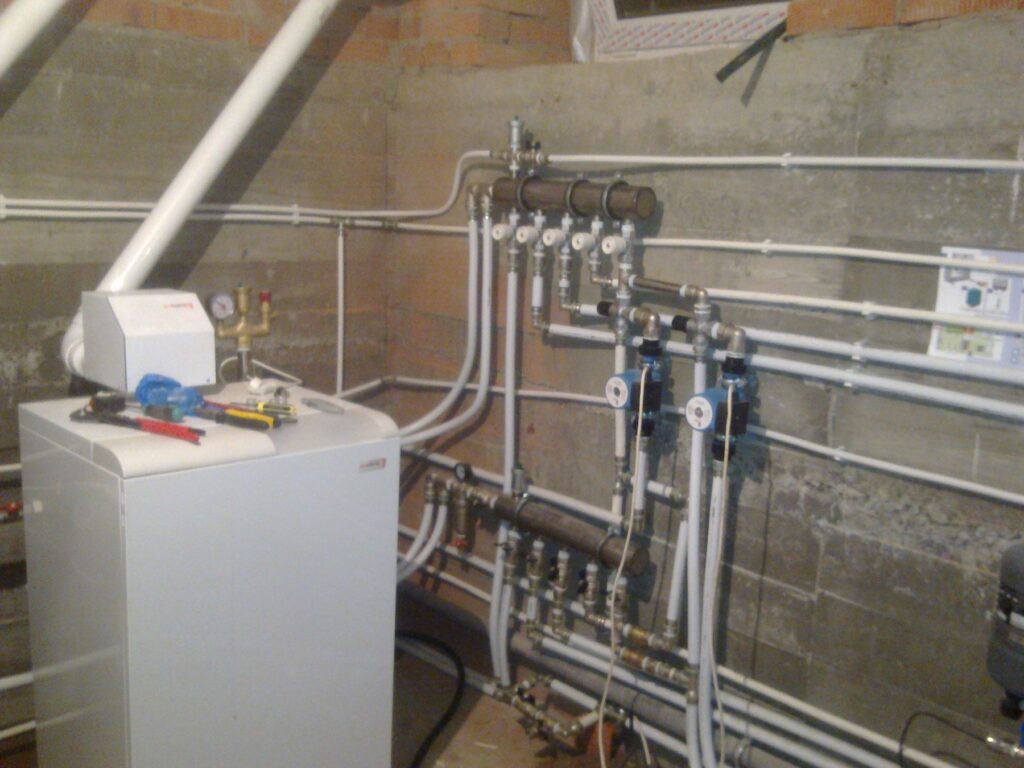 Котел Protherm KLOM и участок коллектора отопления