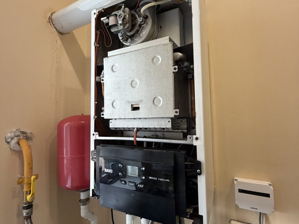 Baxi Eco Nova во время обслуживания перед отопительным сезоном