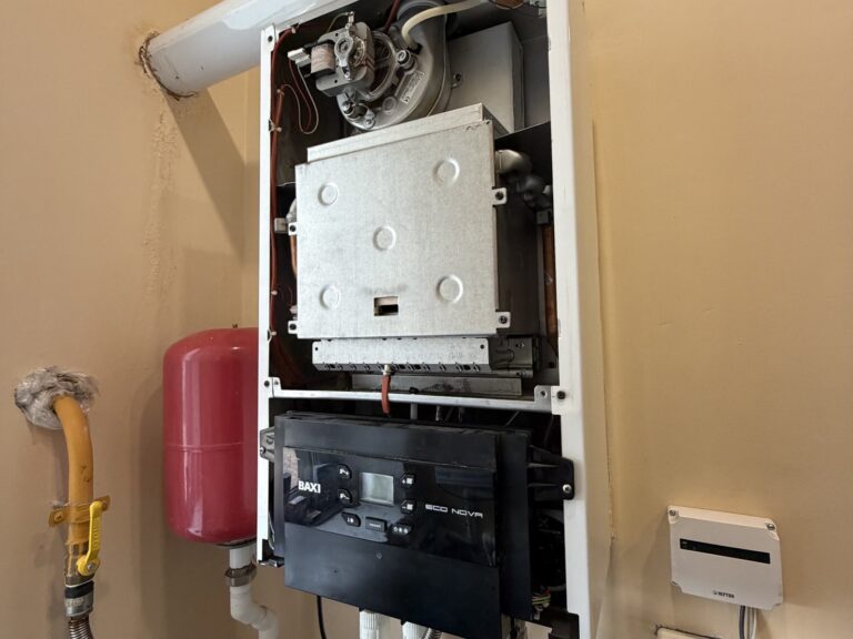 Baxi Eco Nova во время обслуживания перед отопительным сезоном