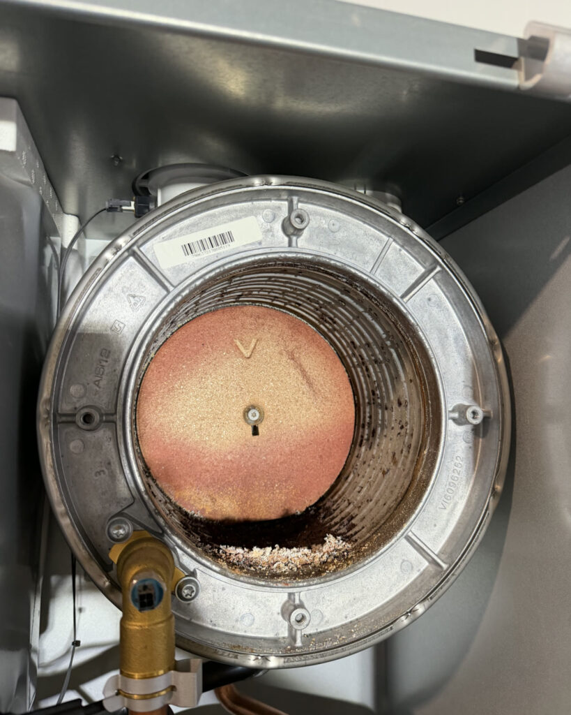 Отложения на теплообменнике Viessmann Vitodens 200-W