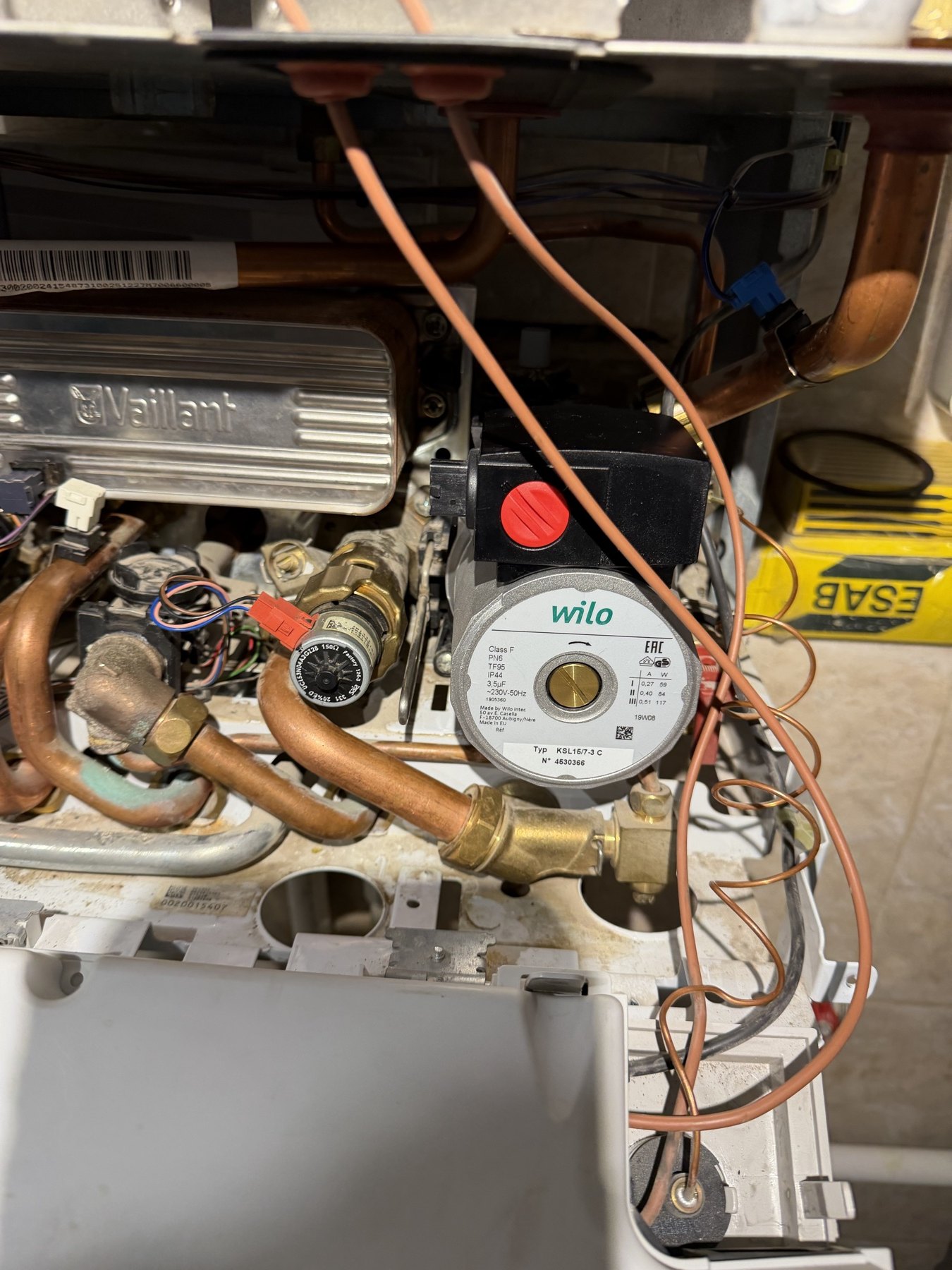 Гидравлический узел котла Vaillant с насосом Wilo после диагностики циркуляции